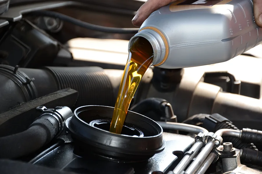 Mobile oil and filter change at your location